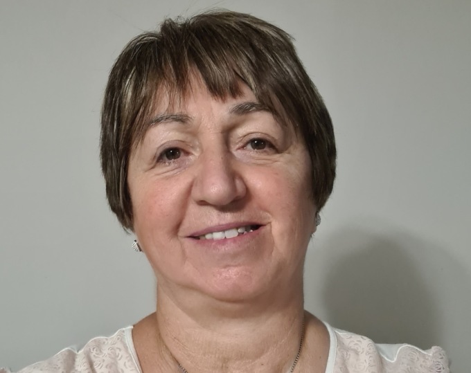 Insegnante muore a 68 anni. Lutto nella scuola per Anna Valle Badino