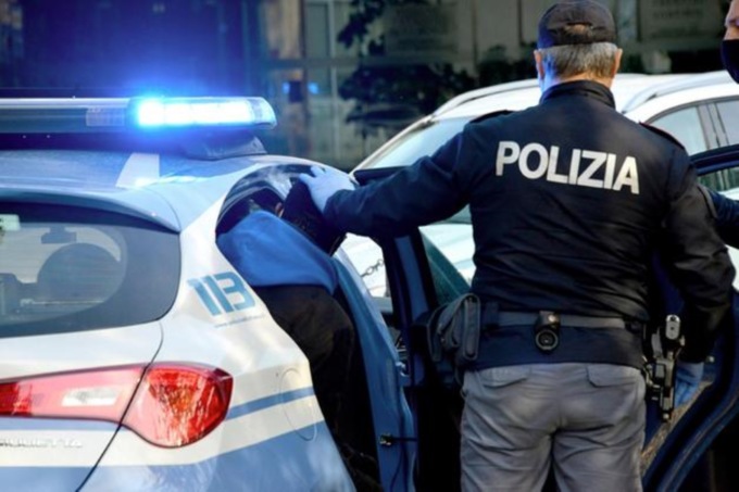 Prende a bastonate il padre: giovane di 25 anni allontanato d’urgenza dalla casa familiare