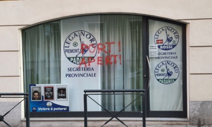 La sede della Lega di Biella imbrattata da un ignoto vandalo