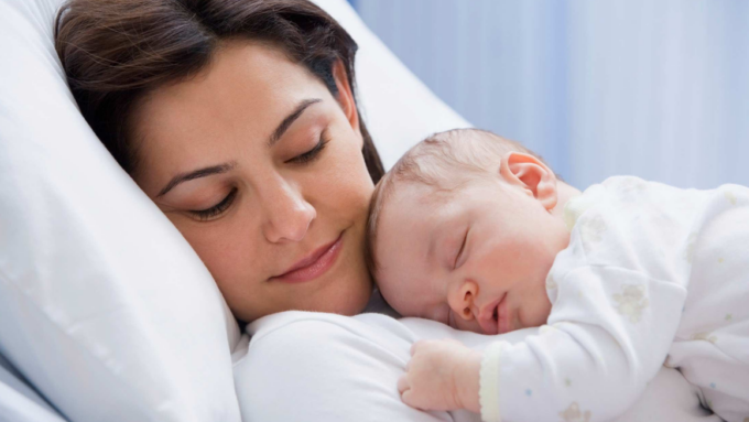 Biella lancia il progetto “Con te mamma” per prevenire disagio e allontanamento dei neonati