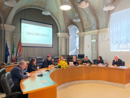 Inaugurata la mostra “Virgo materque”
