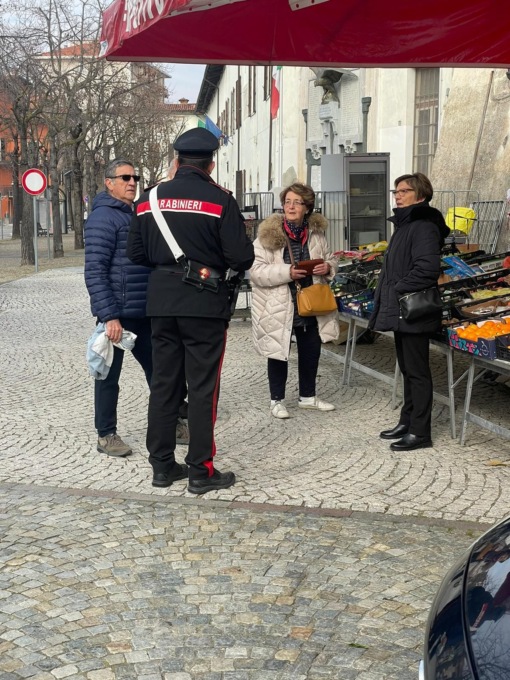 Servizio contro i borseggi: i Carabinieri incontrano i cittadini al mercato di Masserano