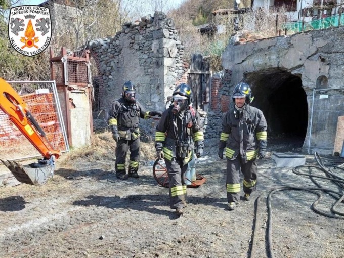 Bombola di acetilene scatena un incendio in galleria a La Thuile