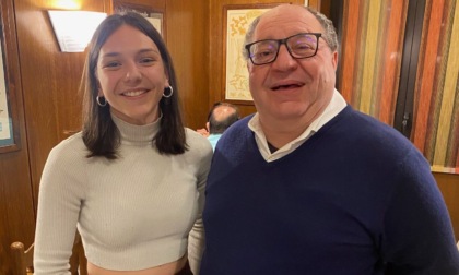 In pizzeria i complimenti e la foto di sindaco e vicesindaco con la campionessa italiana di boxe