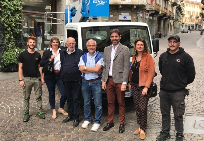 Musica in filodiffusione in via Italia: posate le casse