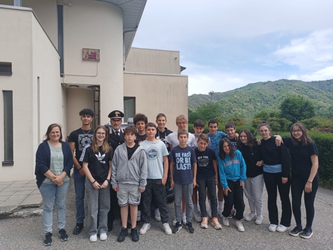 Gli studenti di Crevacuore parlano di bullismo e pericoli della “rete” con i Carabinieri