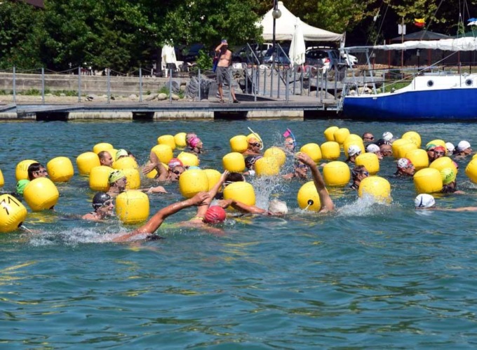 Viverone, il 29 luglio torna la Traversata a nuoto del Lago