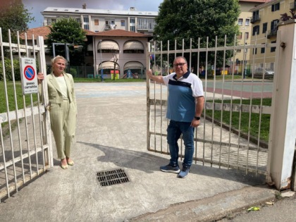 Riaperto il parco giochi della scuola De Amicis