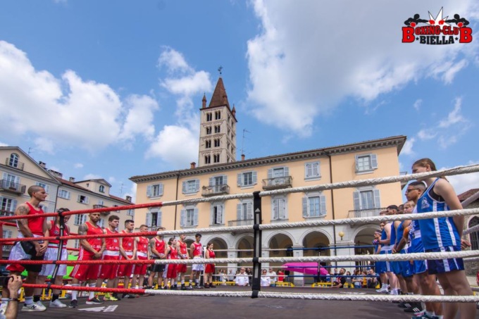 La Boxing Club Biella stupisce in piazza del Duomo – Le foto dell’evento