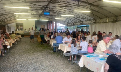 Gran successo per gli alpini: "Venduti almeno 20 litri di spritz"