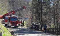 Tir in bilico fuori strada tra Pettinengo e Ternengo. L'autista: "Mi hanno dato indicazioni sbagliate"