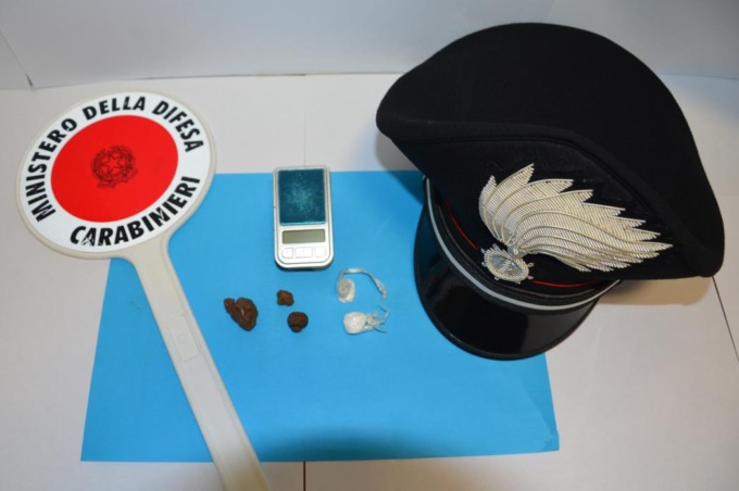 Spaccio di droga, tre denunce