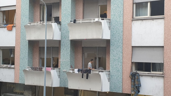 «Basta migranti all’hotel Coggiola»