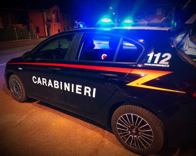 Ruba una collanina durante la festa della Spolina, arrestato