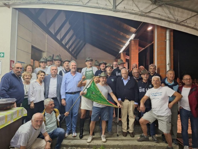 Il grandissimo successo della festa degli alpini – FOTO