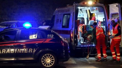 Colpo di sonno mentre guida verso l’aeroporto: 31enne finisce fuori strada a Benna