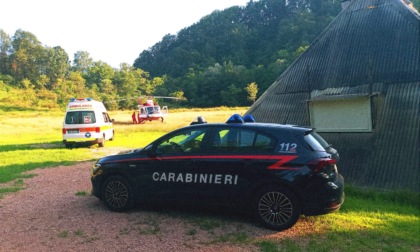 Cade nei boschi con la moto da cross: paura per un giovane disperso per ore