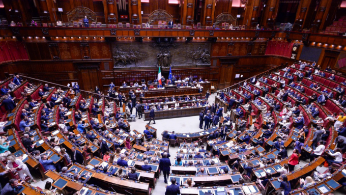 Interrogazione alla Camera e in Senato sul “party” di Via dei Tigli