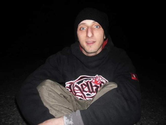 “Amici di Biella aiutatemi a trovare mio figlio Michael scomparso da due settimane”