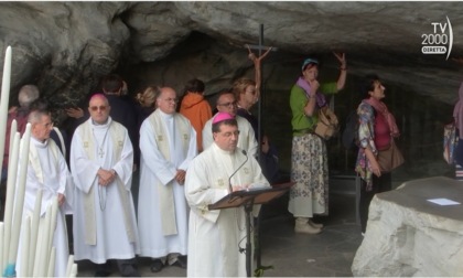 In diretta da Lourdes il Rosario con il vescovo Farinella