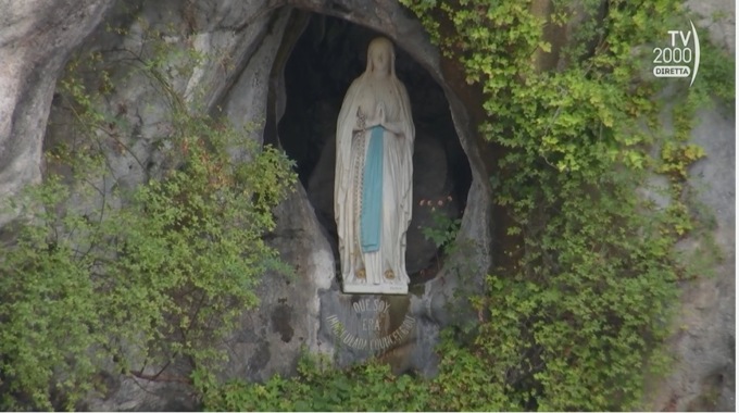 In diretta da Lourdes il Rosario con il vescovo Farinella