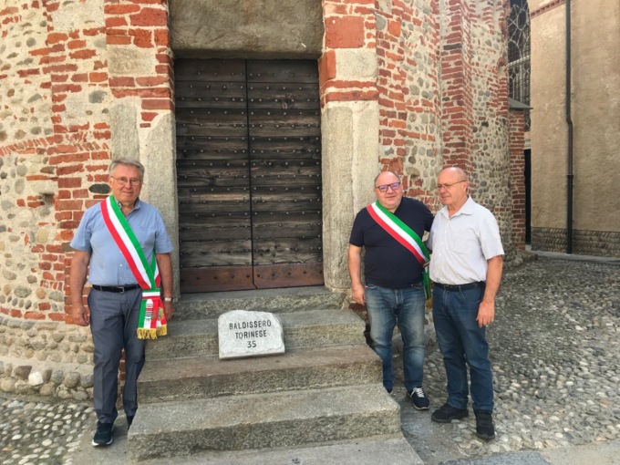 Una pietra da Baldissero Torinese per il lastricato commemorativo Nuraghe Chervu di Biella