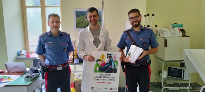 Campagna contro le truffe agli anziani: i volantini consegnati dai Carabinieri in Valle Cervo