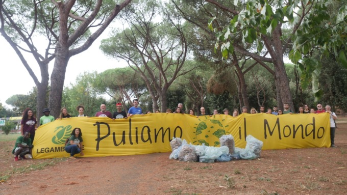 Rifiuti abbandonati, torna “Puliamo il mondo”