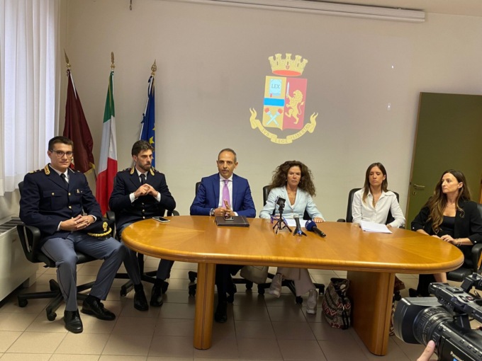 Agenti di Biella pagati da 600 a 1500 euro per ogni pacco di droga che entrava in carcere