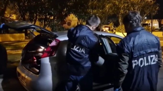 Deve scontare un anno per essere entrato in una casa e aver aggredito i Carabinieri