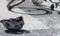 Gravi le condizioni di un ciclista investito in centro a Cossato