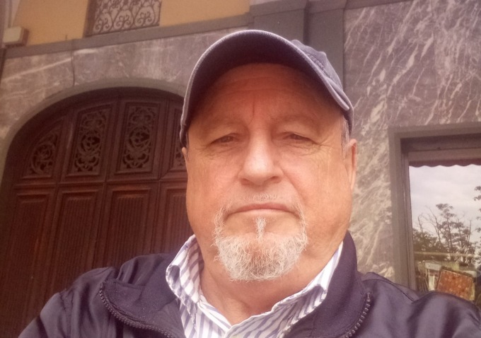 Stroncato da un malore fulminante in strada a 63 anni. Addio a Giuseppe Laterza