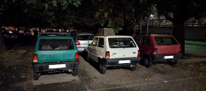 Pendolari patriottici, al parcheggio della stazione i posteggi tricolore