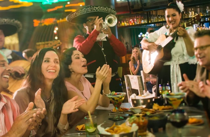 Feste e musica sudamericana nel ristorante abusivo: sanzioni per migliaia di euro