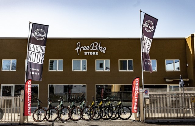 Cercano di rubare bici a pedalata assistita da Freebike: danni per decine di migliaia di euro
