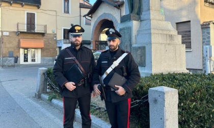 I Carabinieri "di quartiere" in pattuglia a piedi a Chiavazza
