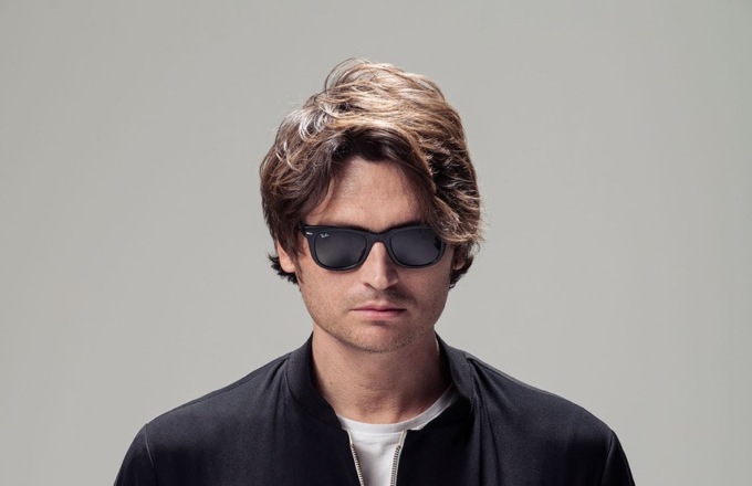 Angelo Duro fa sold out e “blocca” i parcheggi