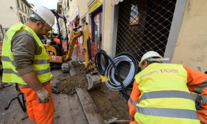 Proteste e disagi per i ripristini degli scavi per la posa della fibra ottica: interviene il Prefetto