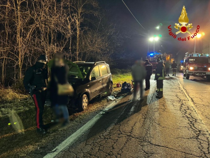 Sedicenne in codice rosso dopo un incidente con la sua moto
