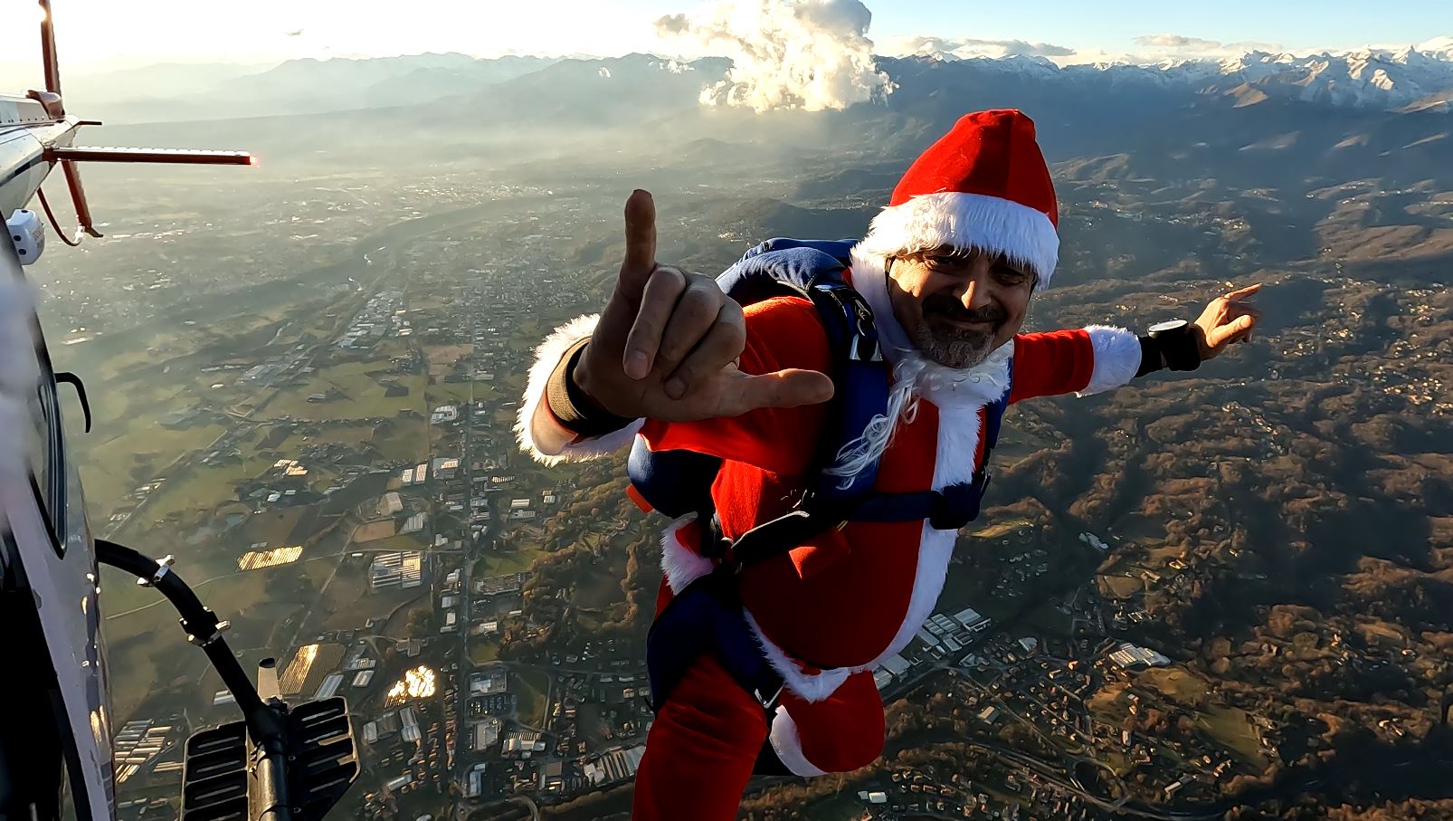 Babbo Natale paracadutista (2)