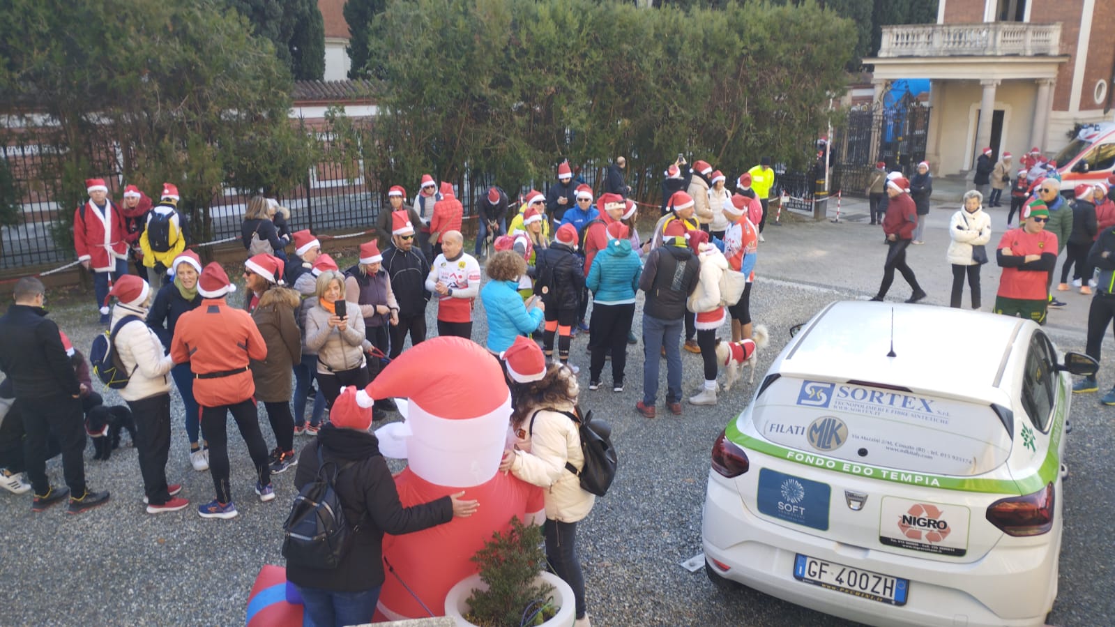 Biella Corsa dei babbi natale (3)