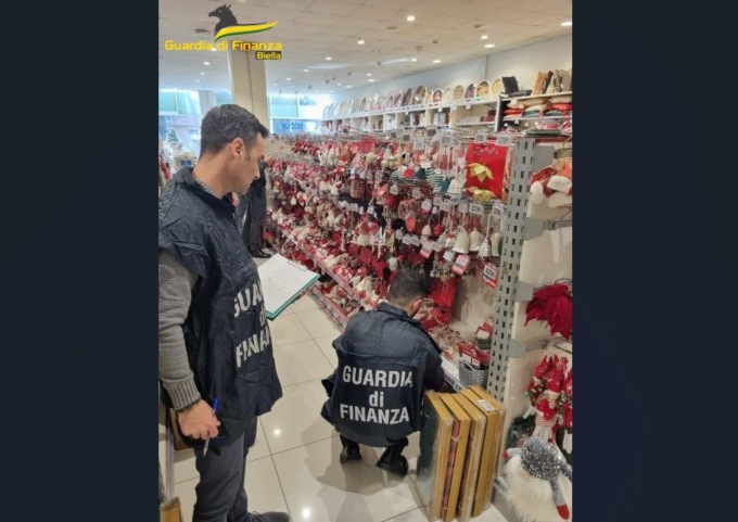Sequestrati dalla Guardia di Finanza di Biella oltre 15mila prodotti