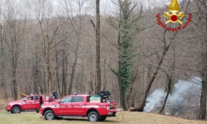 Dalle sterpaglie agli alberi: divampa un incendio a Sagliano Micca