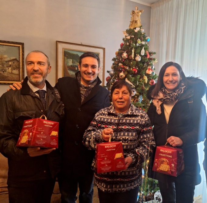 Più di 700 panettoni in dono alle famiglie delle case popolari