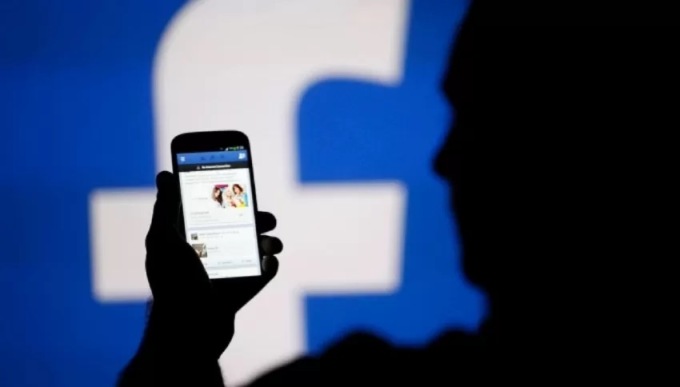 Giovane donna di Biella vittima di un macabro scherzo. La sua morte in un incidente annunciata su Facebook