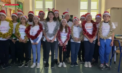 Caro Babbo Natale, la canta per bene anche la scuola primaria di Pollone