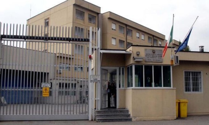 Aggressione in carcere. Detenuto in isolamento colpisce poliziotto