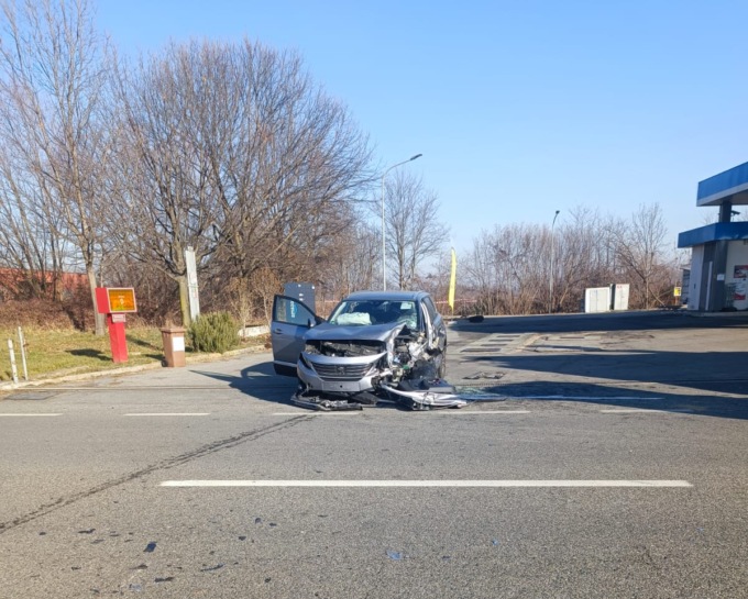 incidente scuolabus-auto 2