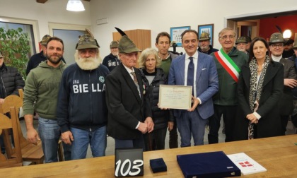 Il presidente Cirio incontra l'alpino ultracentenario Renato Colombo di Mottalciata