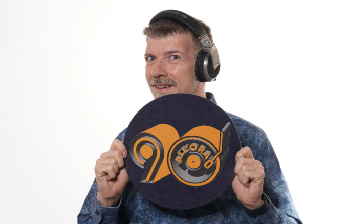 Peter Dj firma tre nuovi remix dell’estate e li porta al dietro le mura del Ricetto